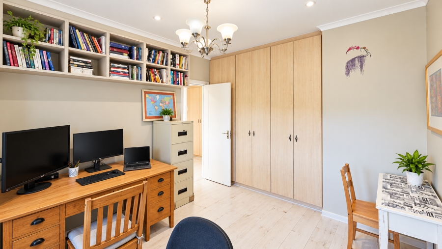 3 Bedroom Property for Sale in Plattekloof Western Cape